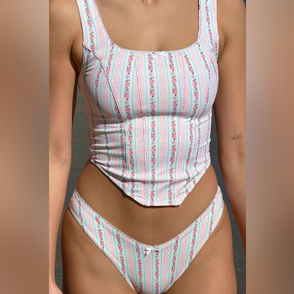 Frankie's Bikinis Victoria Top in French Holiday Print